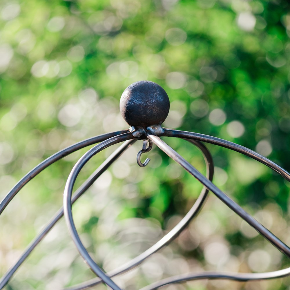 Tangle ball on 4ft stem