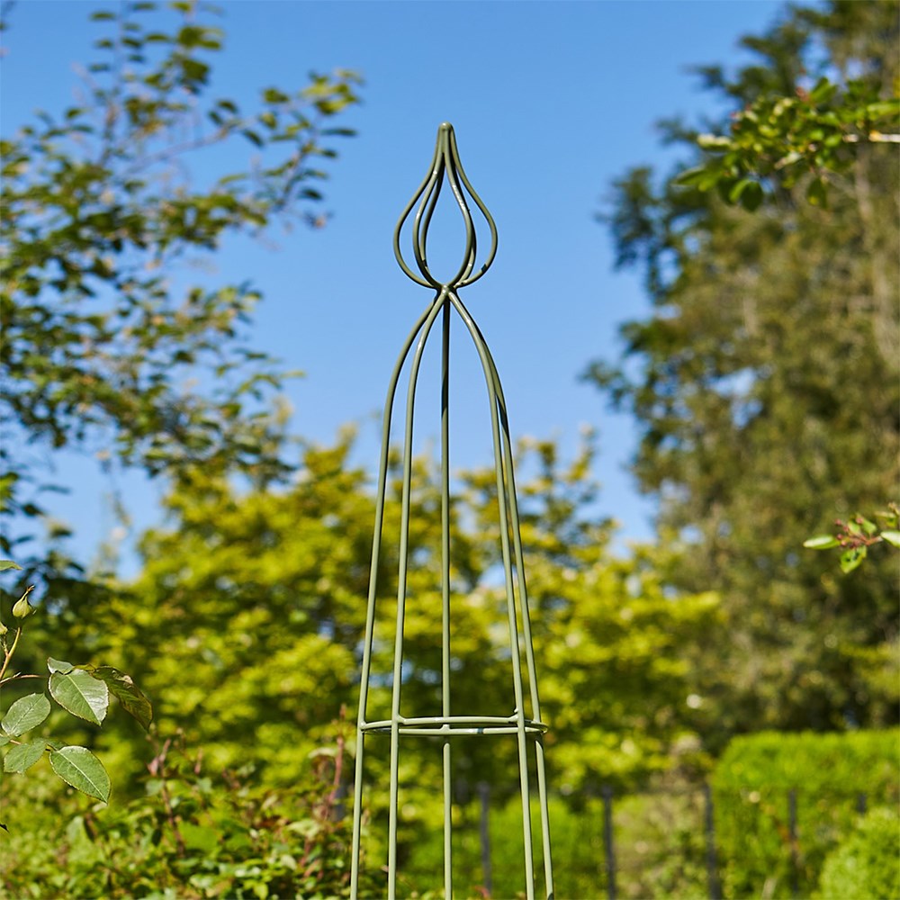 Byland obelisk - sage green
