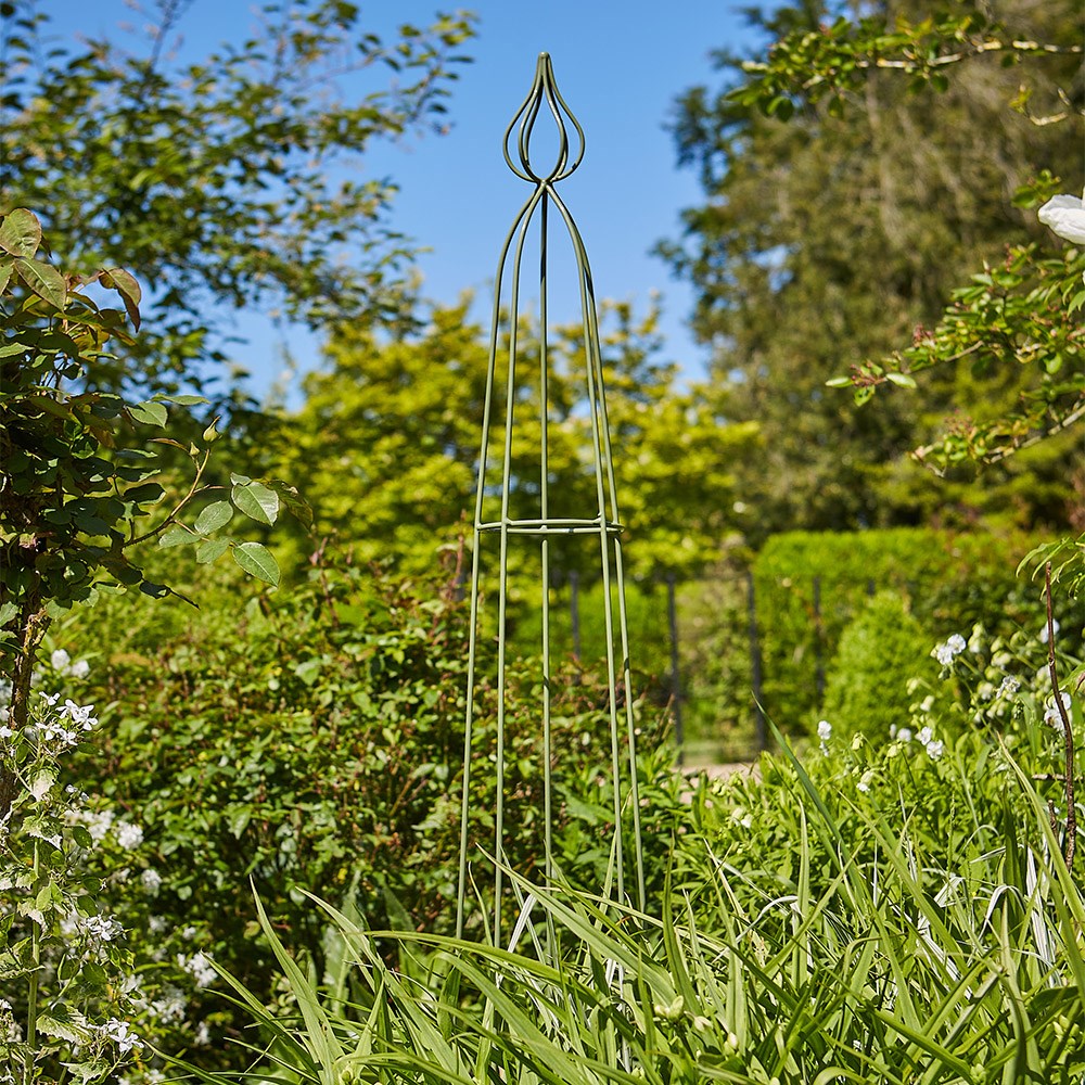 Byland obelisk - sage green