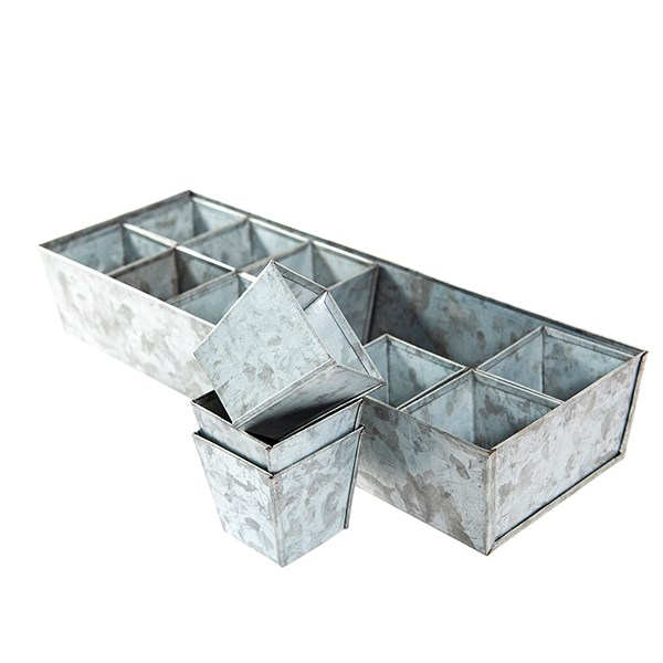 Galvanised metal tray with 16 grow pods