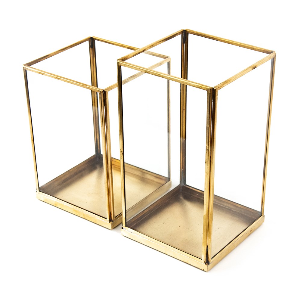 Simple terrarium / tealight holder with tray base