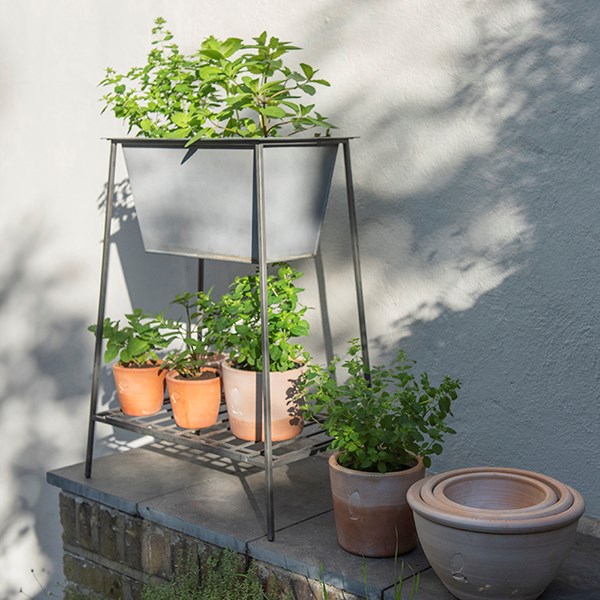 Trough on stand with shelf - short