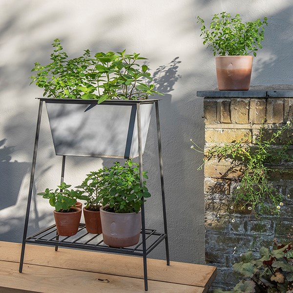 Trough on stand with shelf - short