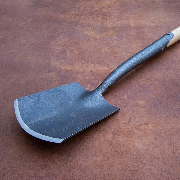 DeWit ladies spade ash T handle