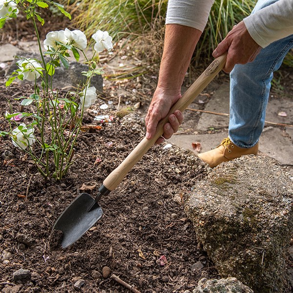 DeWit trowel - ash drop grip handle