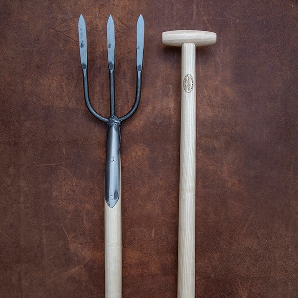 DeWit lightweight potato fork 3 prong ash handle 
