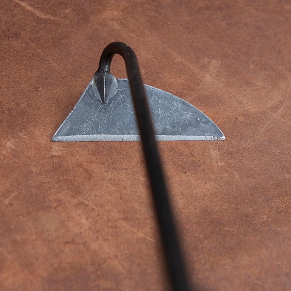 DeWit left handed Dutch hand hoe with ash grip