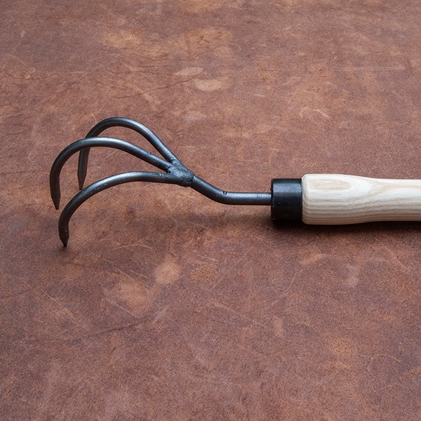 DeWit 3 tine cultivator ash drop grip handle