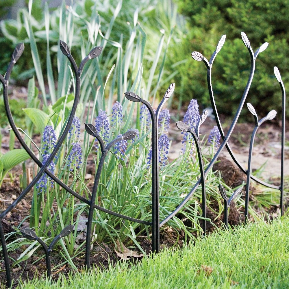 Forged border edge with leaves - black