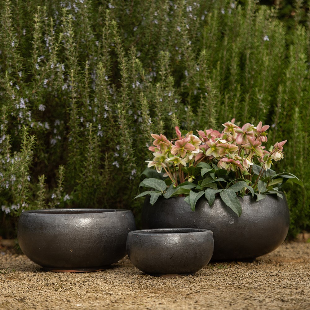Glazed terracotta bowl - matte charcoal