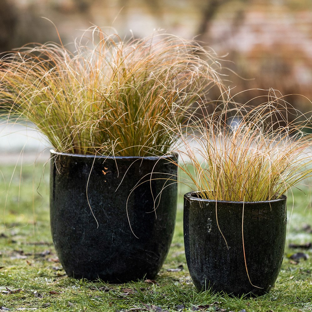 Glazed ceramic pot - misty black