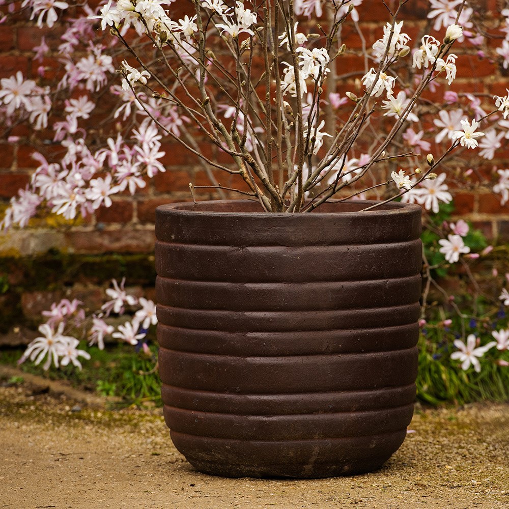 Ribbed terracotta egg pot - burnt