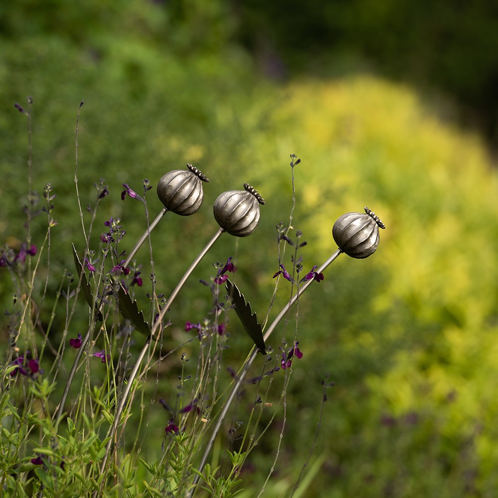 Poppy seed head stake - large seed head