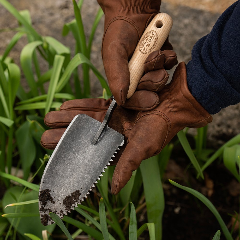 DeWit serrated edge trowel
