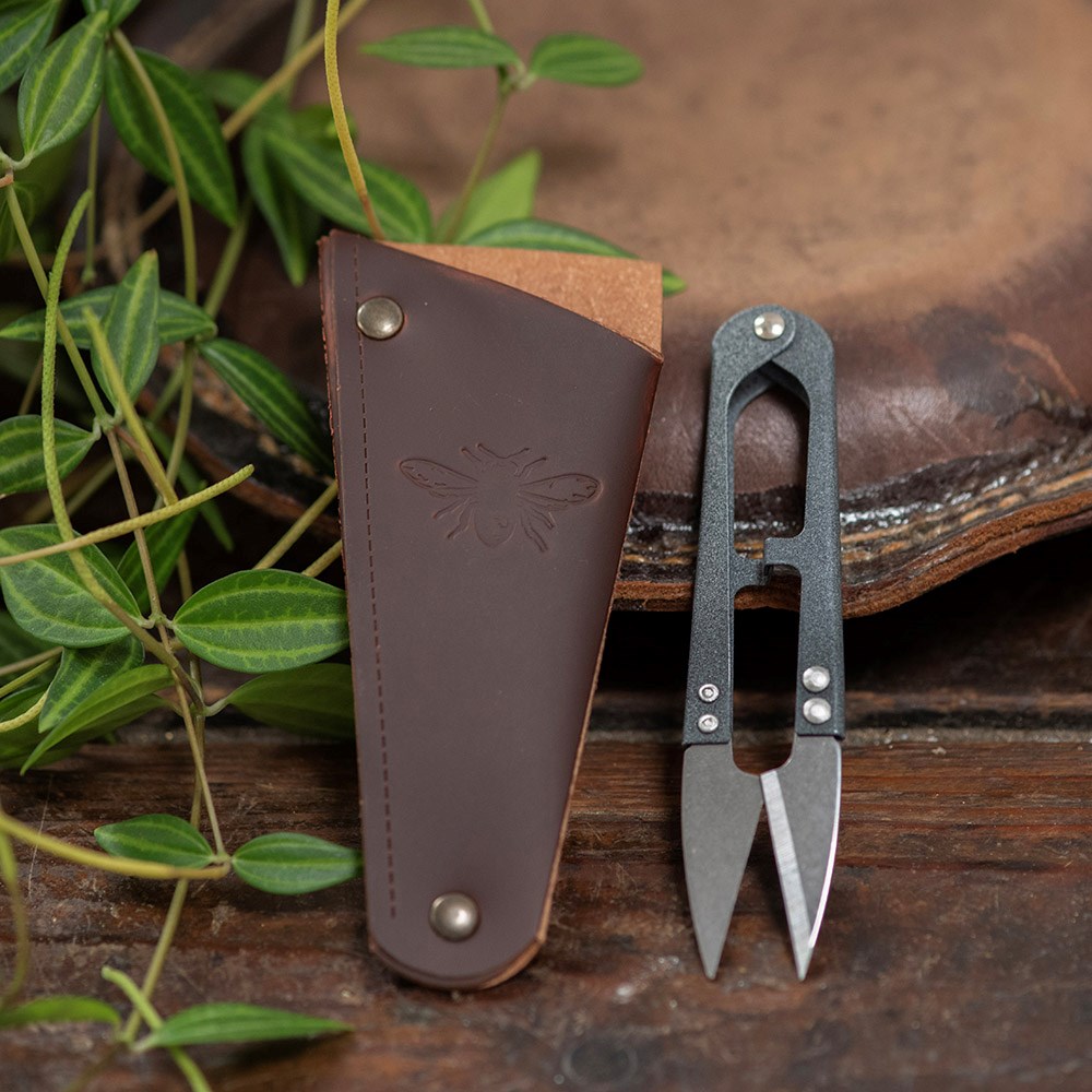 Steel garden snips with leather pouch