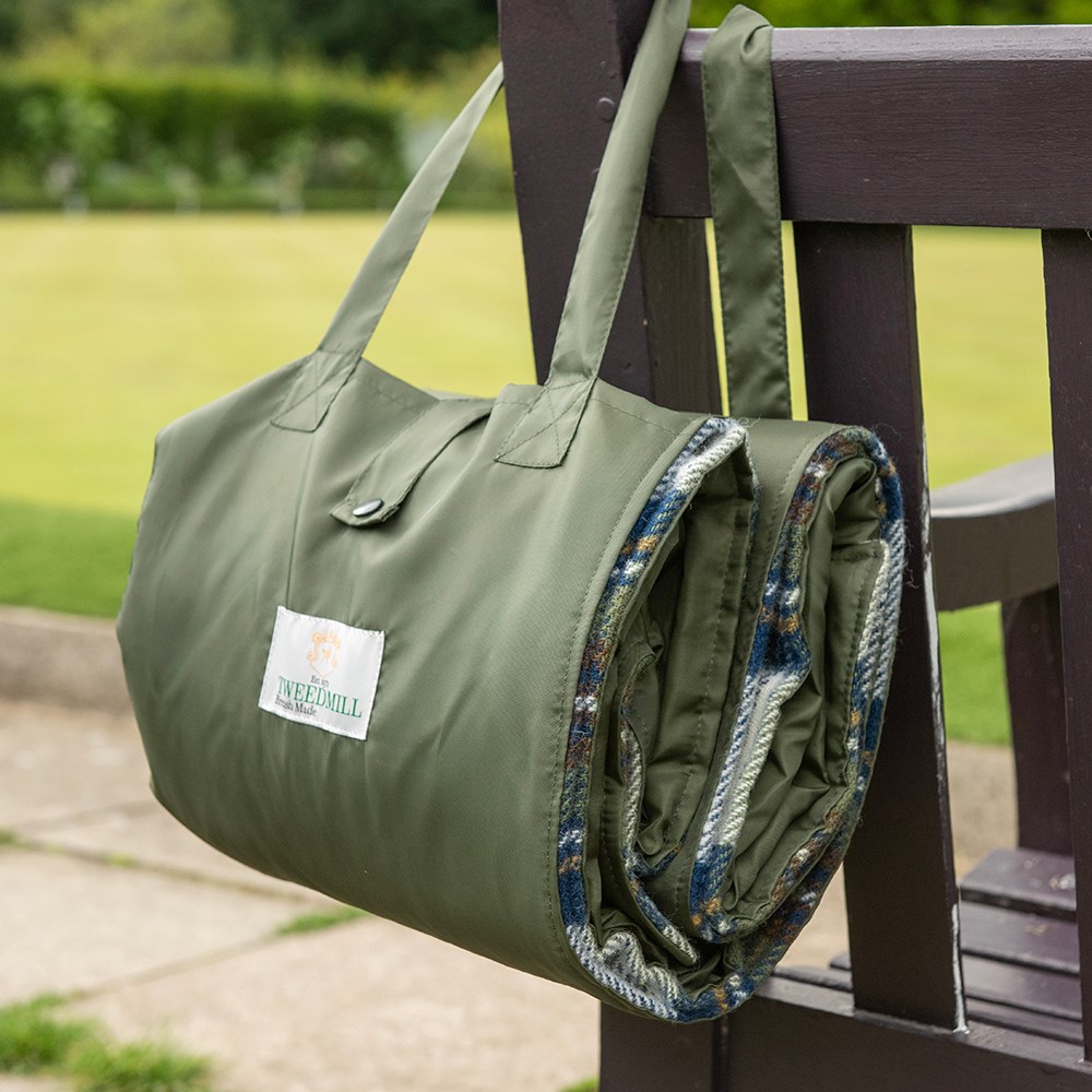 Tartan picnic rug - blue