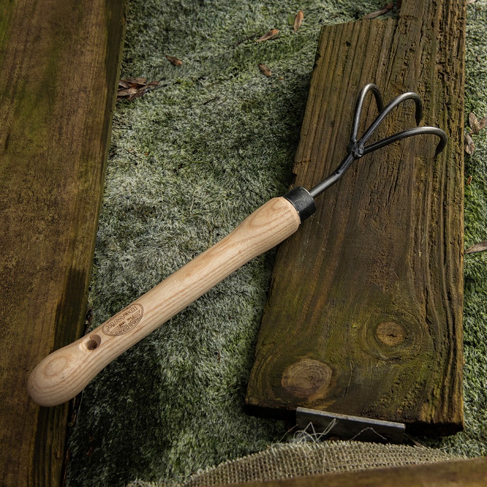 DeWit hand 3 tine cultivator - 25cm ash handle