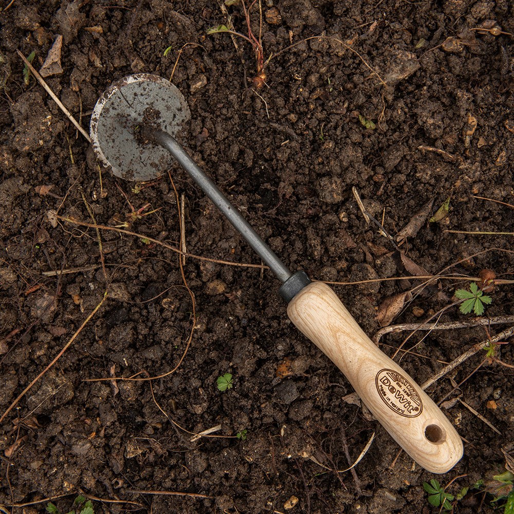 DeWit hand disc weeder