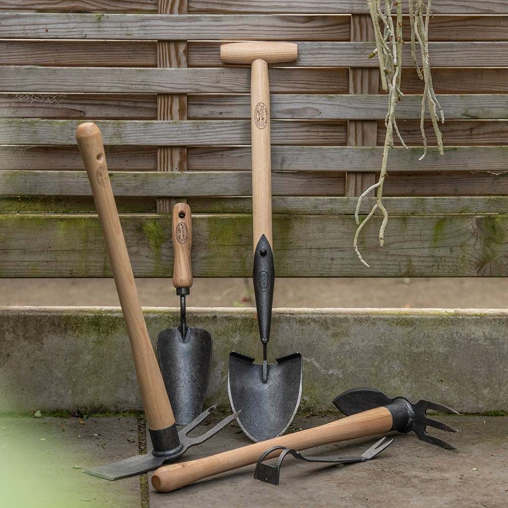DeWit 2 prong hoeing mattock