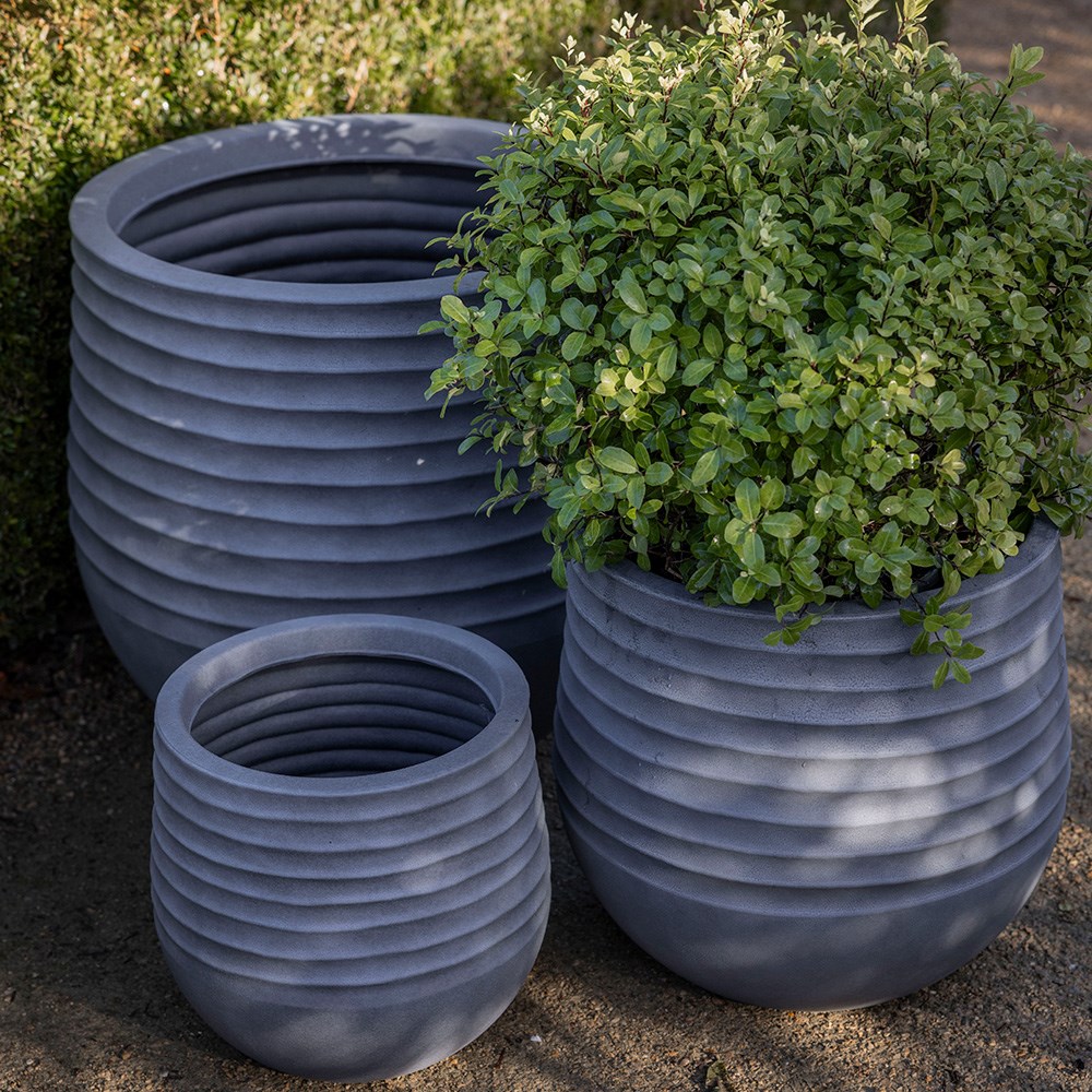 Set of three lightweight ridged pots - dark grey
