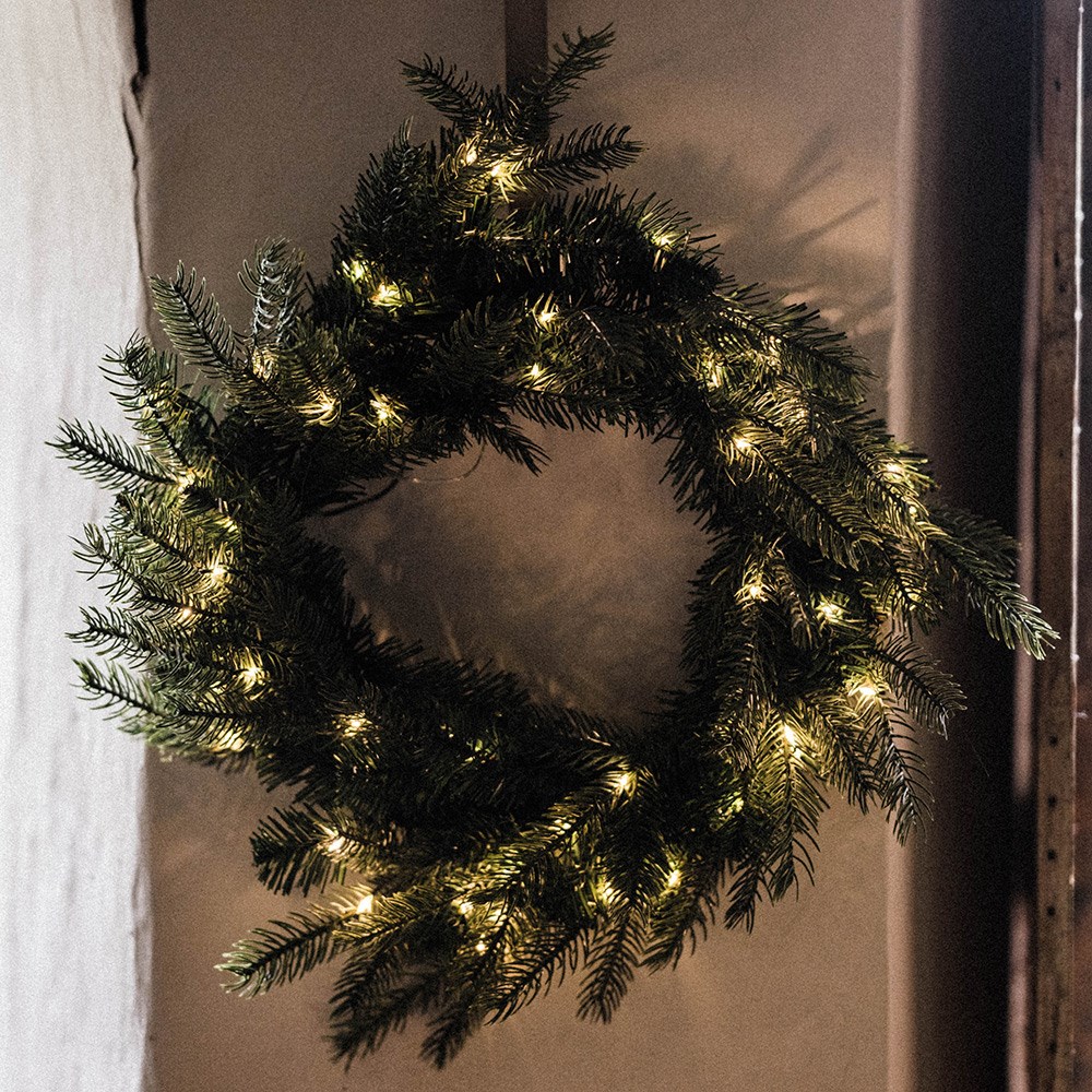 Indoor/outdoor light up wreath - large