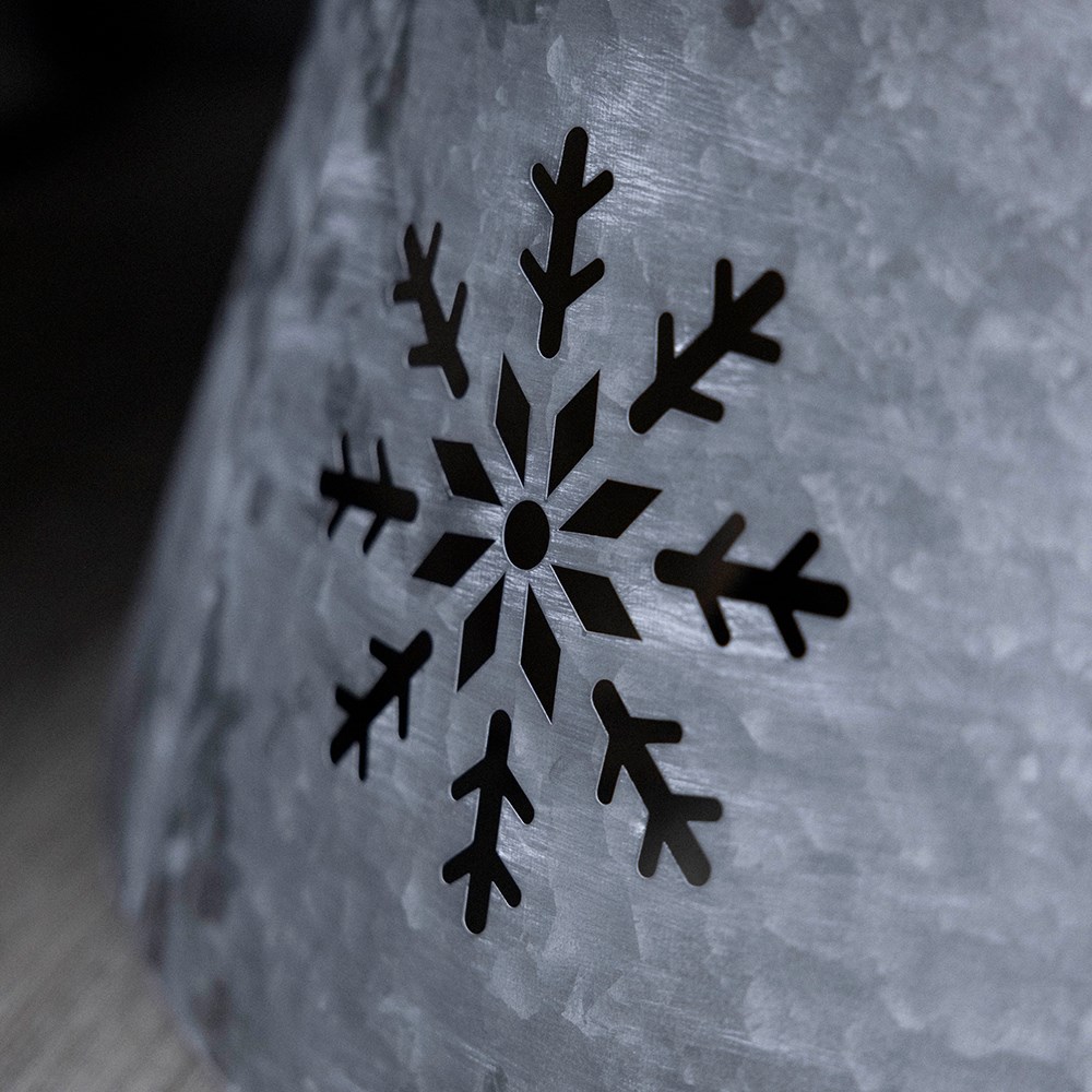 Embossed snowflake tree skirt