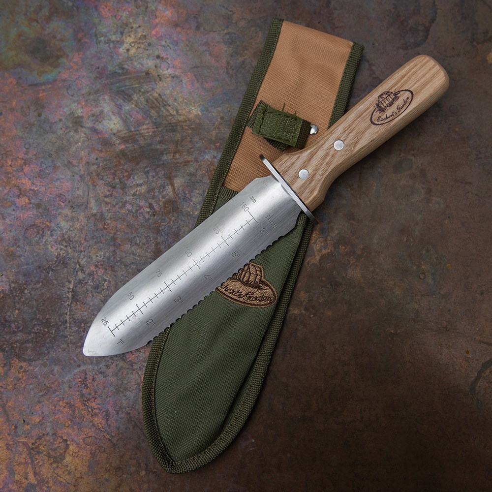 Hori hori with canvas sheath