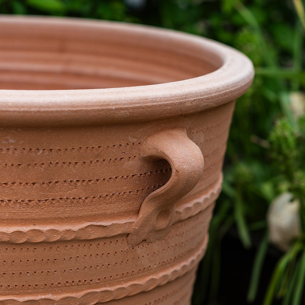 Evie terracotta pot