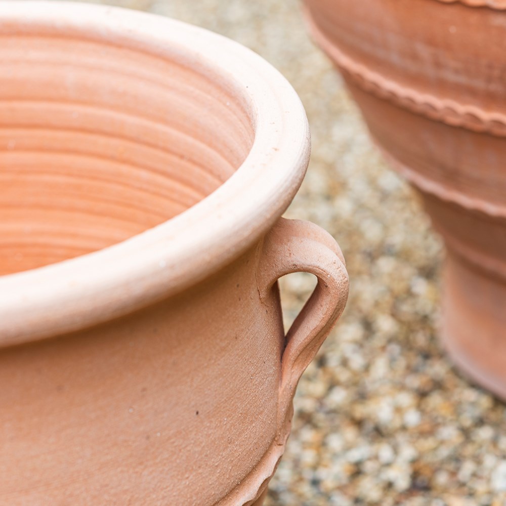 Evie terracotta pot