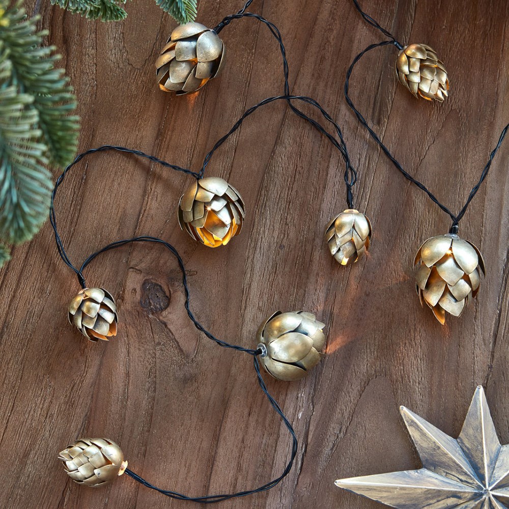 Pinecone light garland