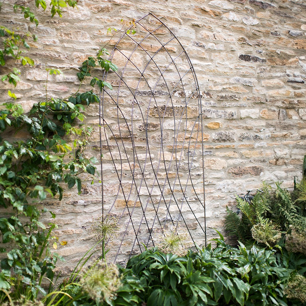 Traditional arch trellis