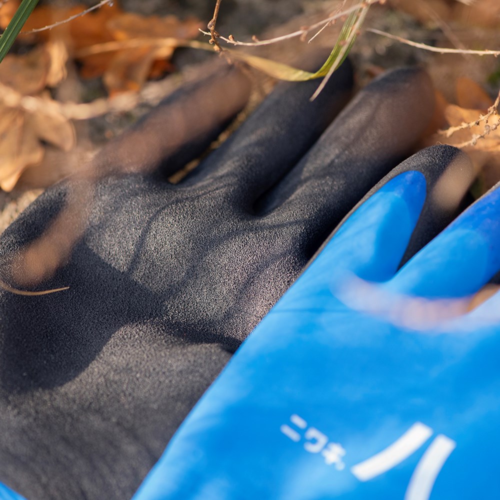Niwaki fleece lined rubber coated gardening gloves