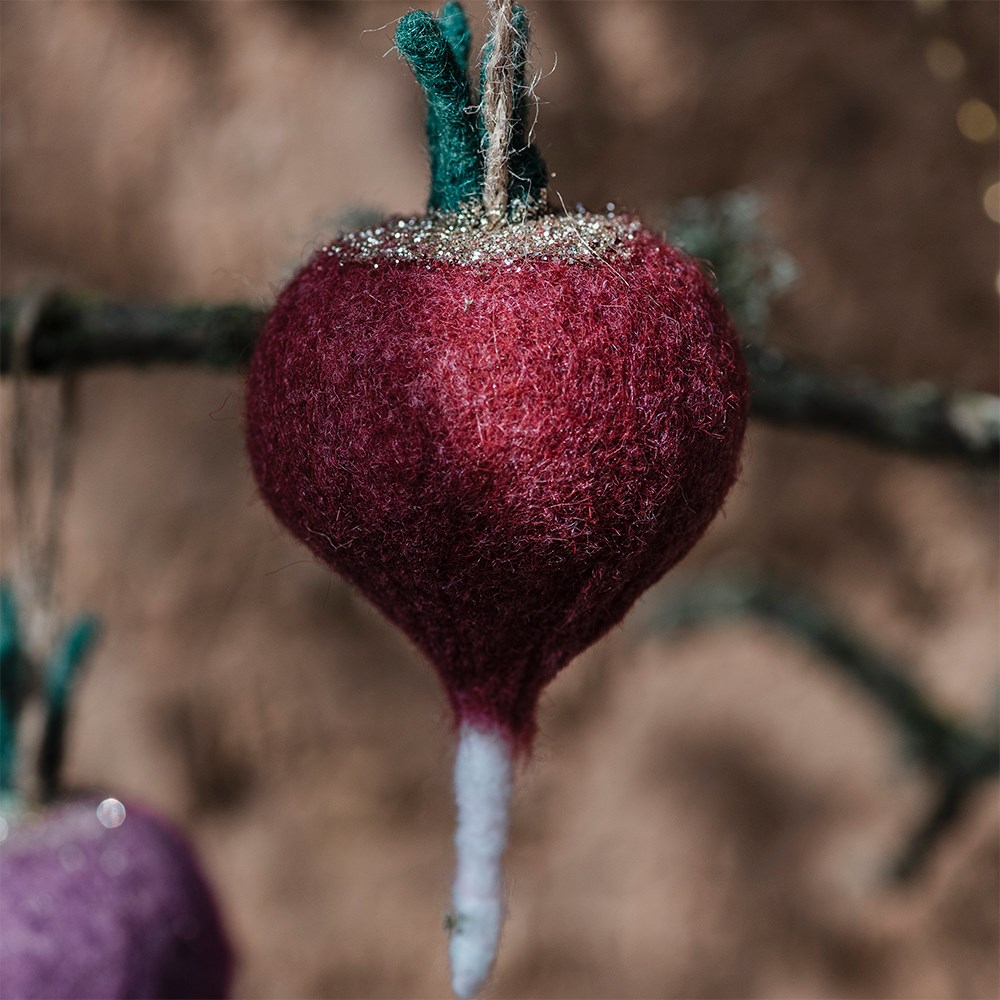 Felt radishes - set of 2