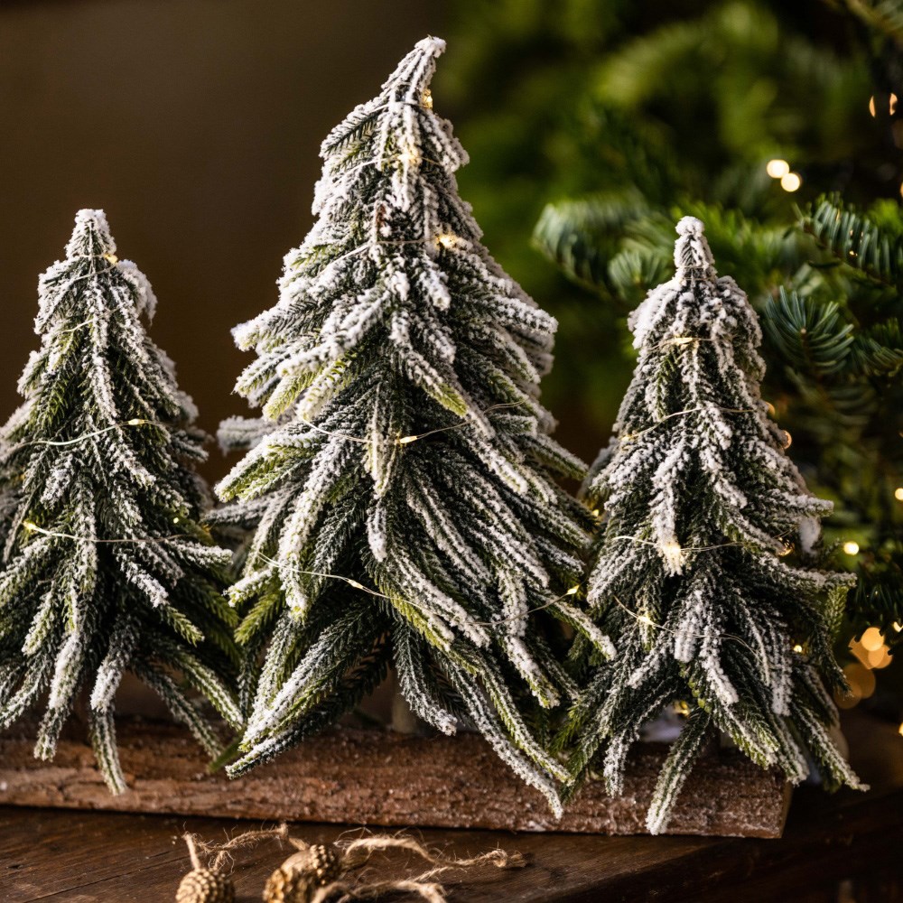 Snowy tree light up centrepiece