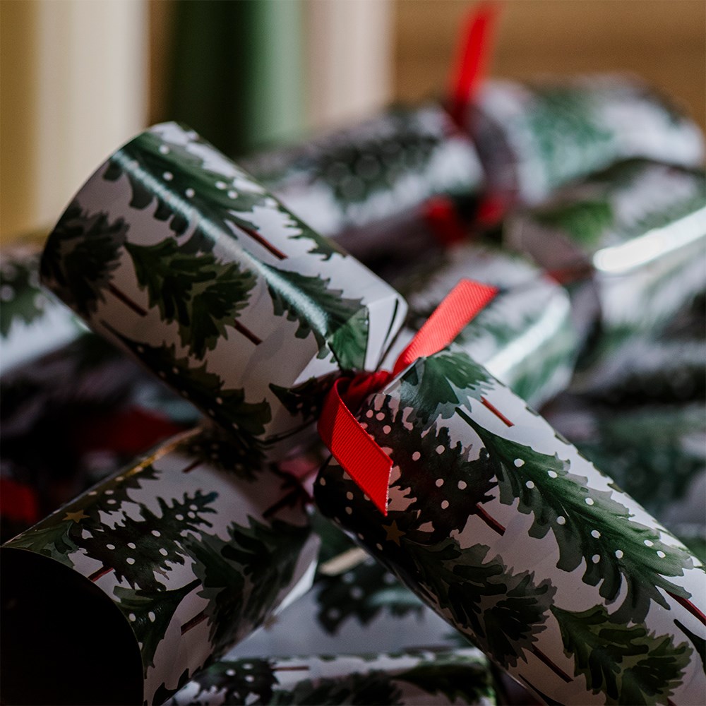 Snowy tree crackers - box of 12