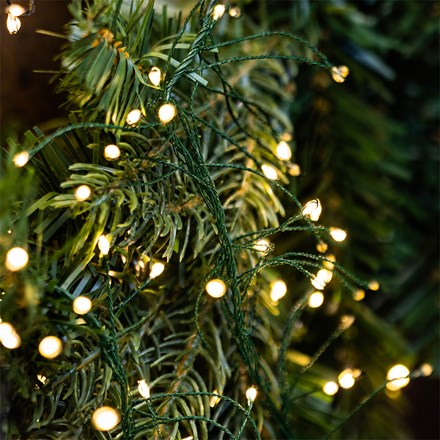 Indoor/outdoor twinkle microwire tree lights