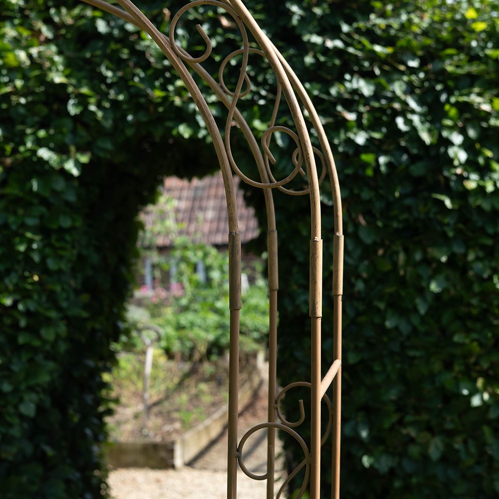 Gothic rustic garden arch - rust 