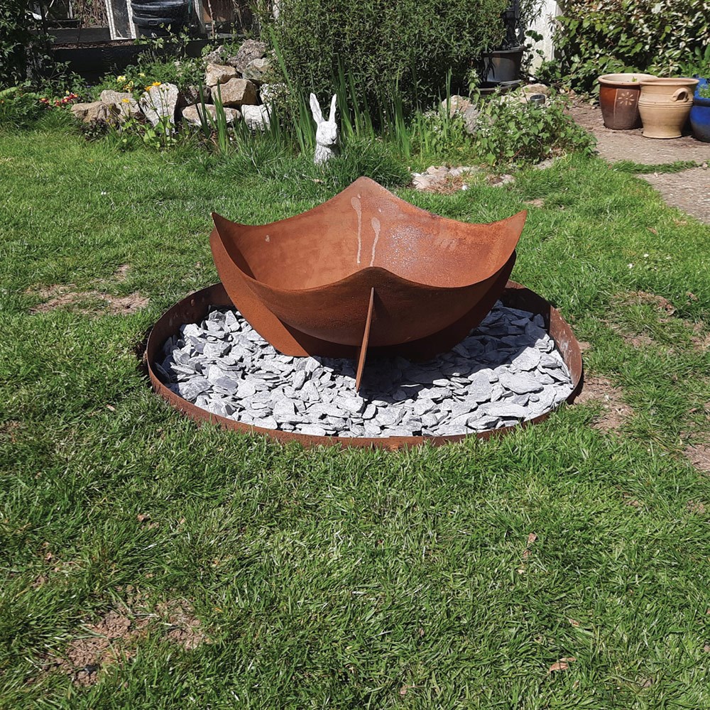 Corten steel tree ring edging - rust