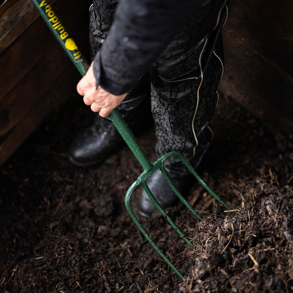 Lightweight manure/composting t-handle fork
