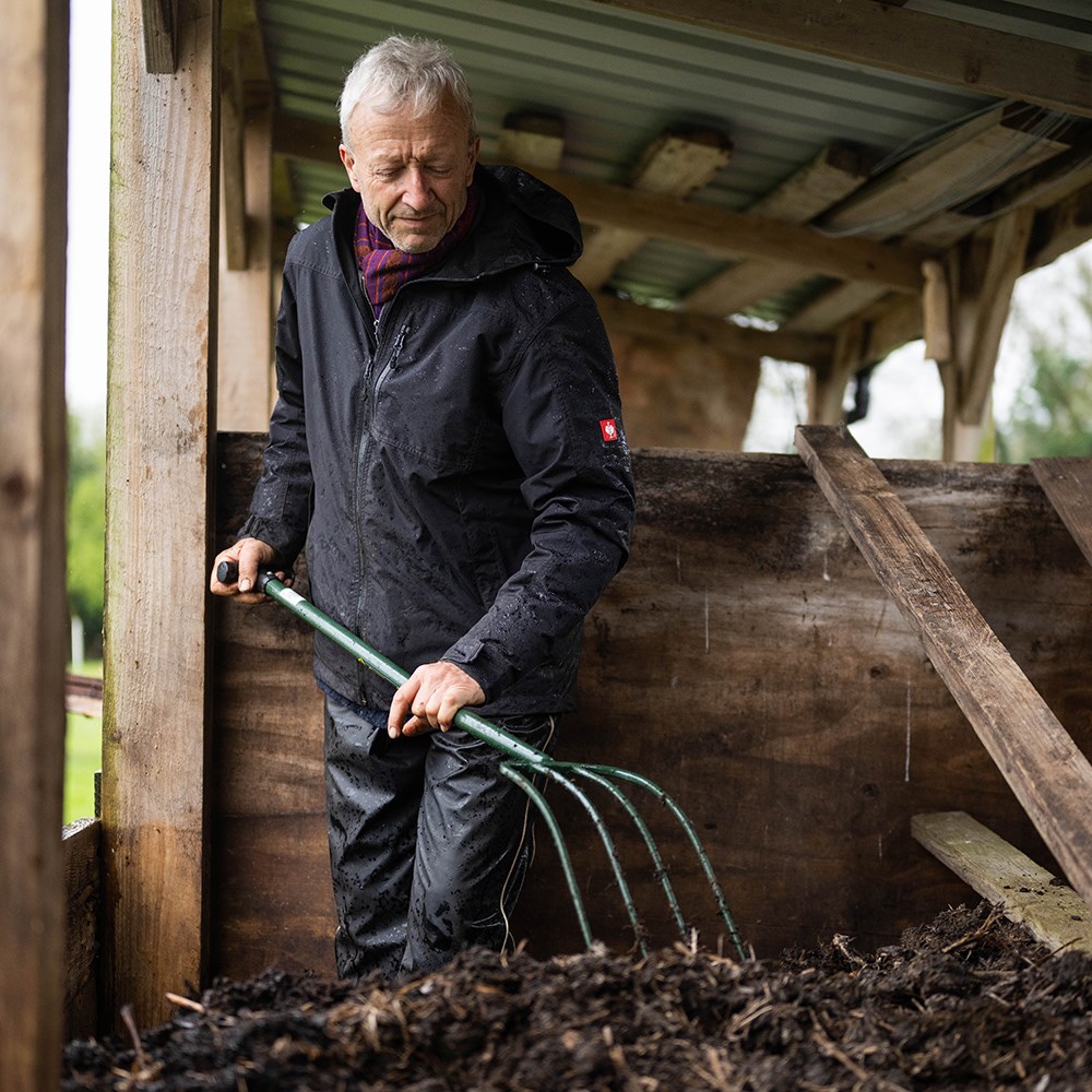 Lightweight manure/composting t-handle fork