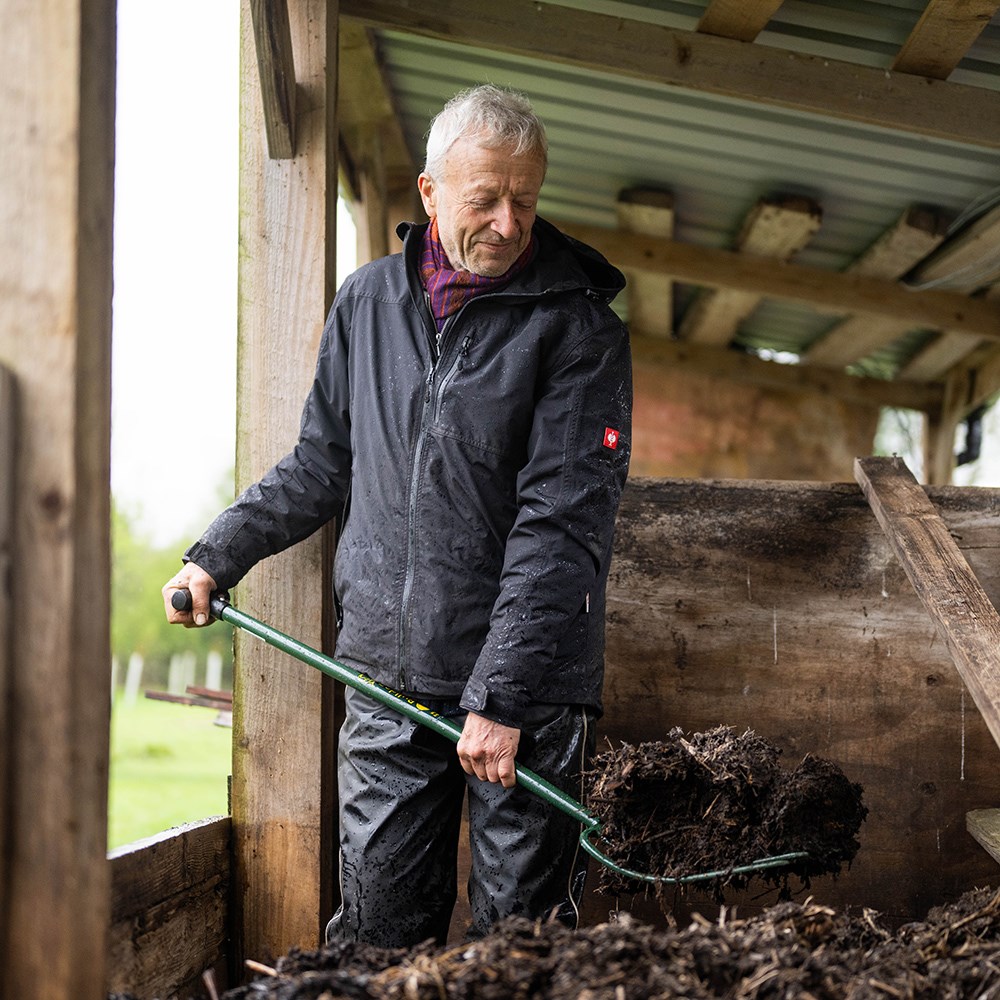 Lightweight manure/composting t-handle fork