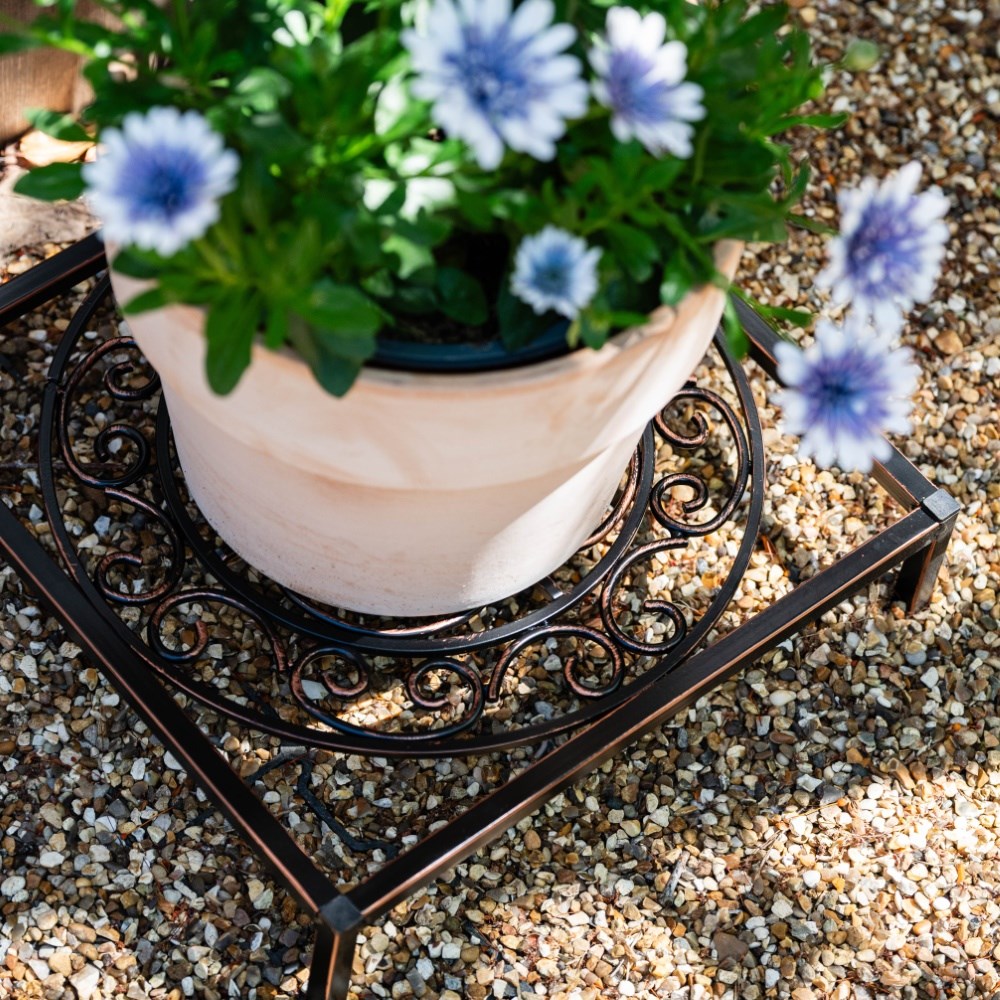 Rustica Italia pot stand with trellis - antique bronze