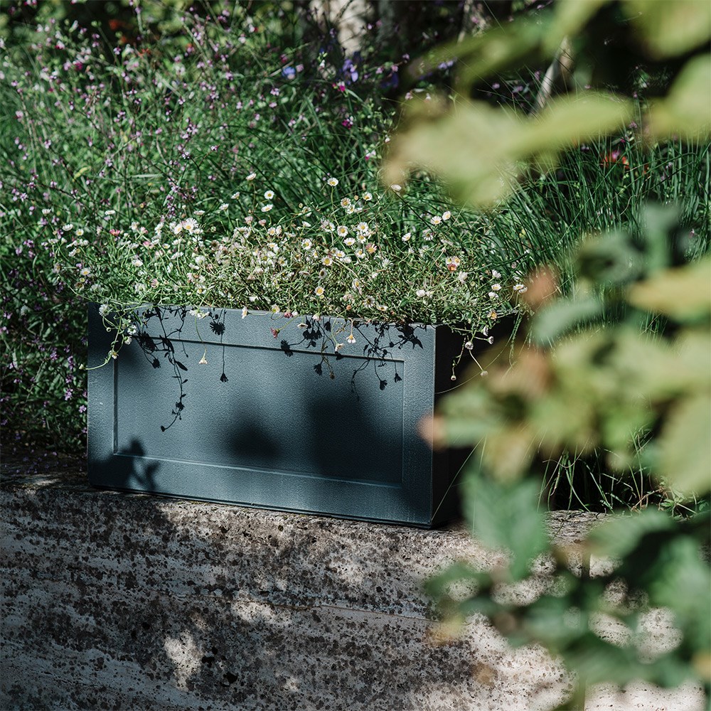 Rectangular trough planter