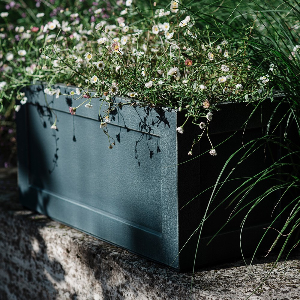 Rectangular trough planter