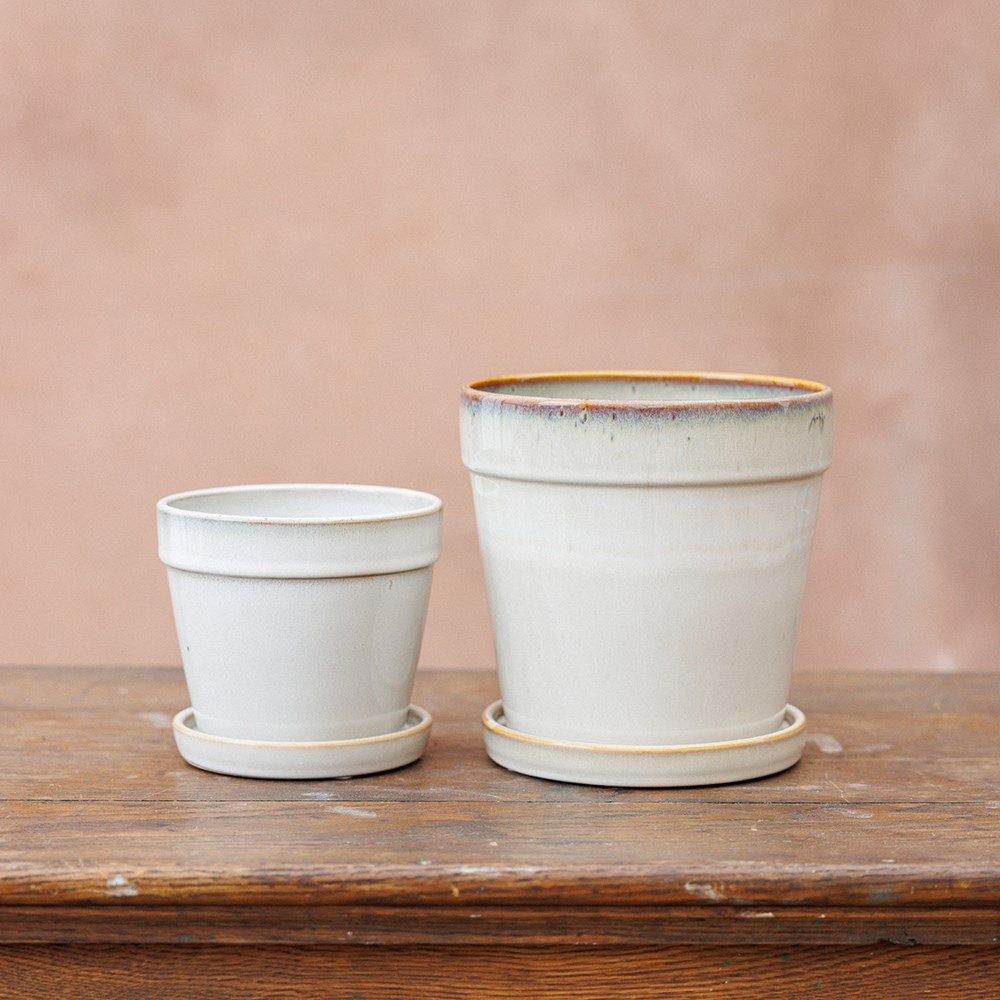 Reactive glaze plant pot with saucer - off white
