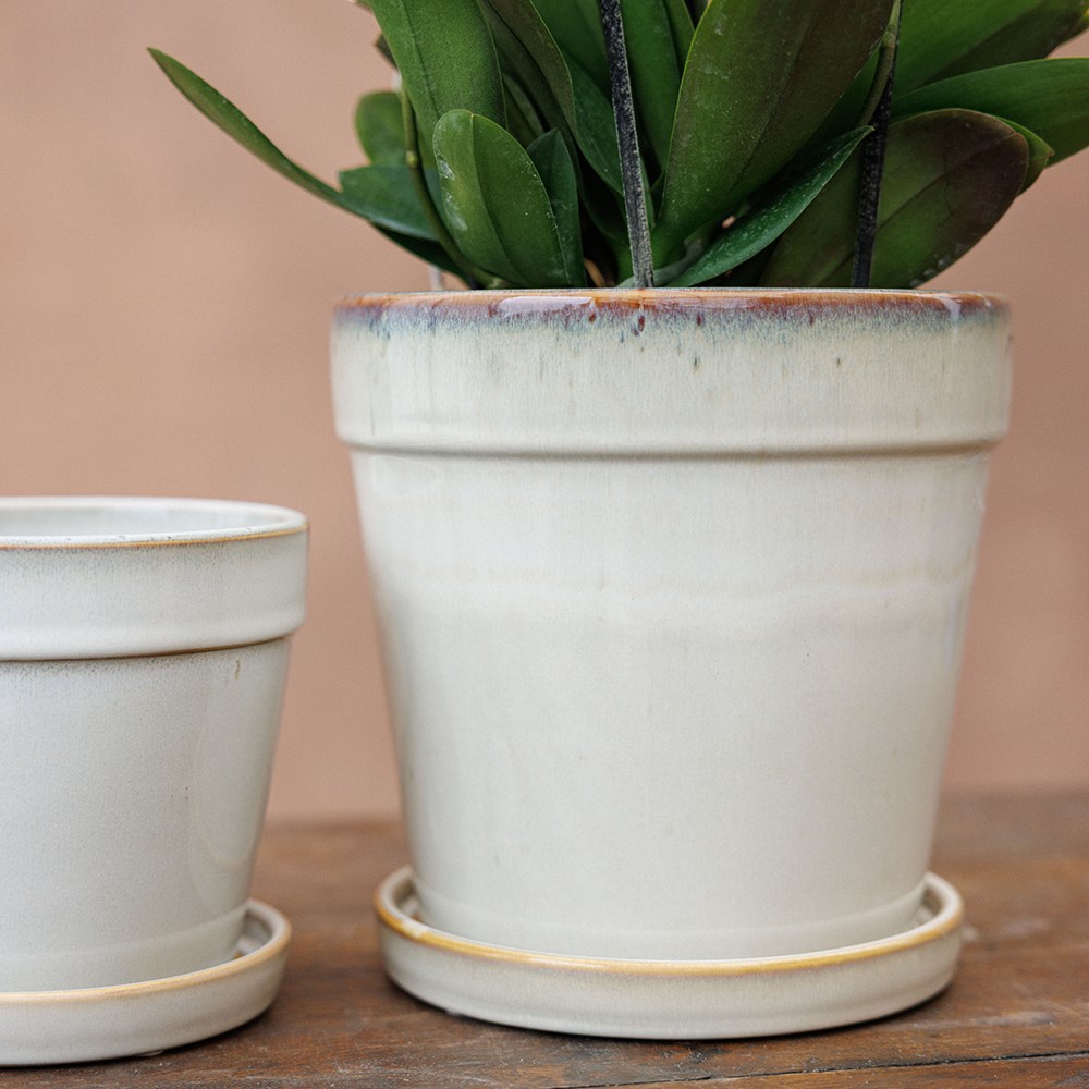 Reactive glaze plant pot with saucer - off white