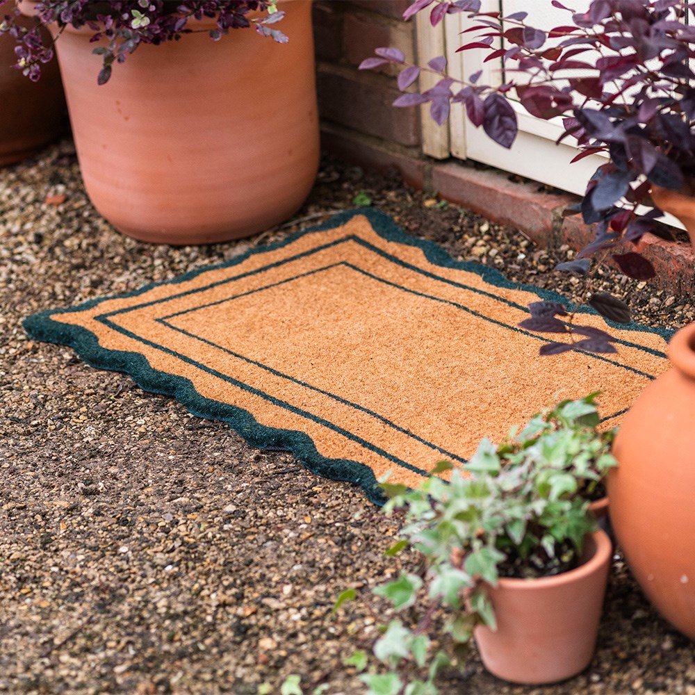 Scallop edge coir doormat