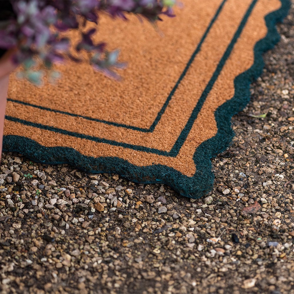 Scallop edge coir doormat