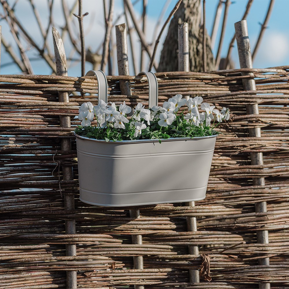 Hanging metal planter - cream