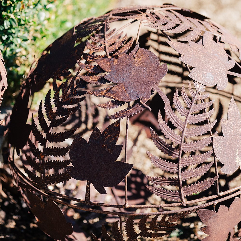 Set of two rusted leaf spheres